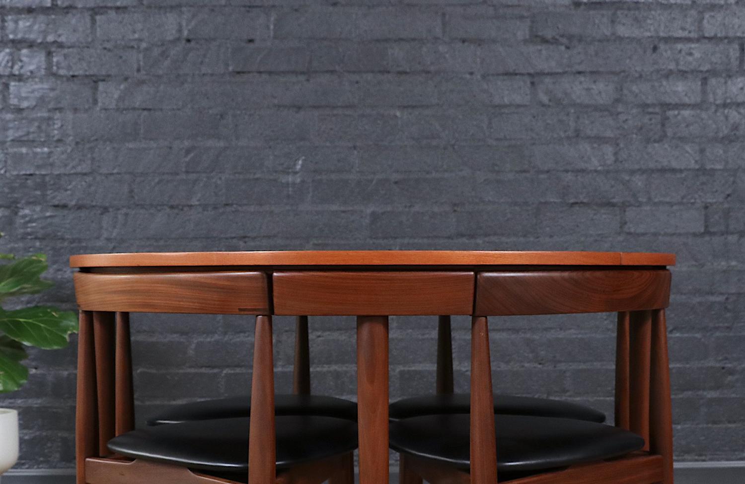 Expertly Restored - Danish “Roundette” Butterfly-Leaf Dining Set by Hans Olsen 3