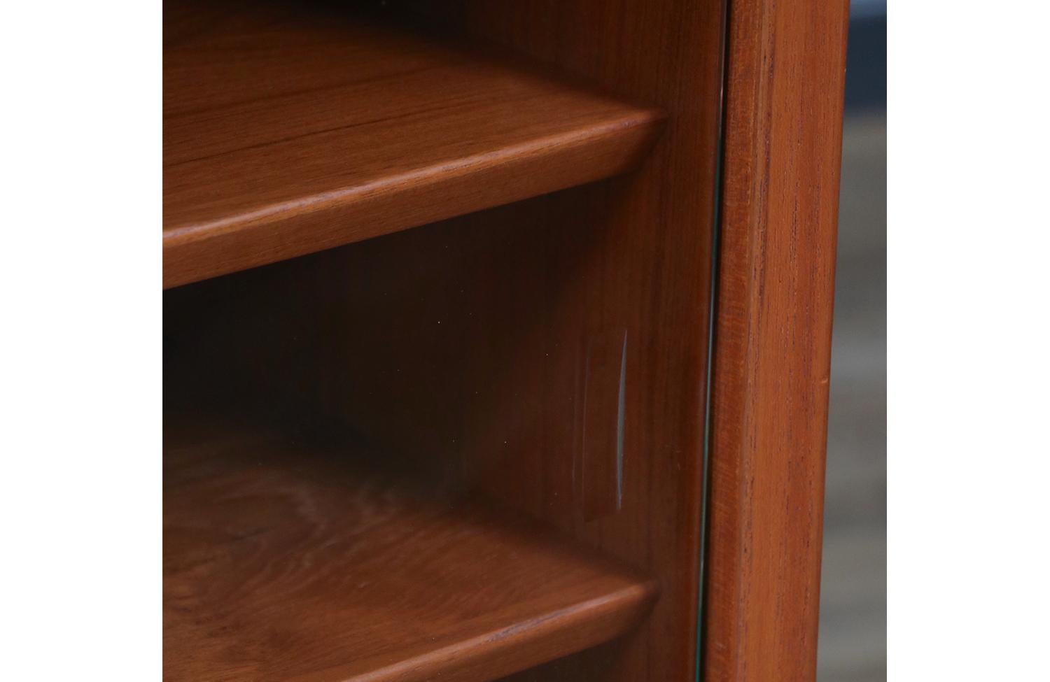Expertly Restored - Danish Teak Bookcase w/ Glass Sliding Doors 3
