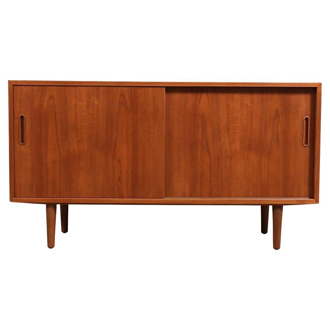 Expertly Restored - Danish Teak Credenza by Carlo Jensen for Hundevad For Sale