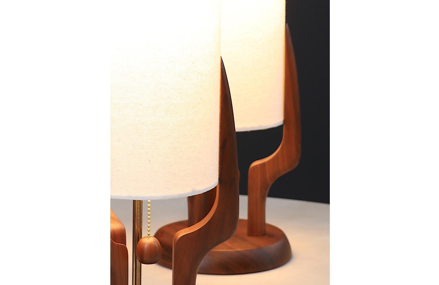 American Expertly Restored - David Shreve Sculpted Walnut Table Lamps for V.H. Woolums