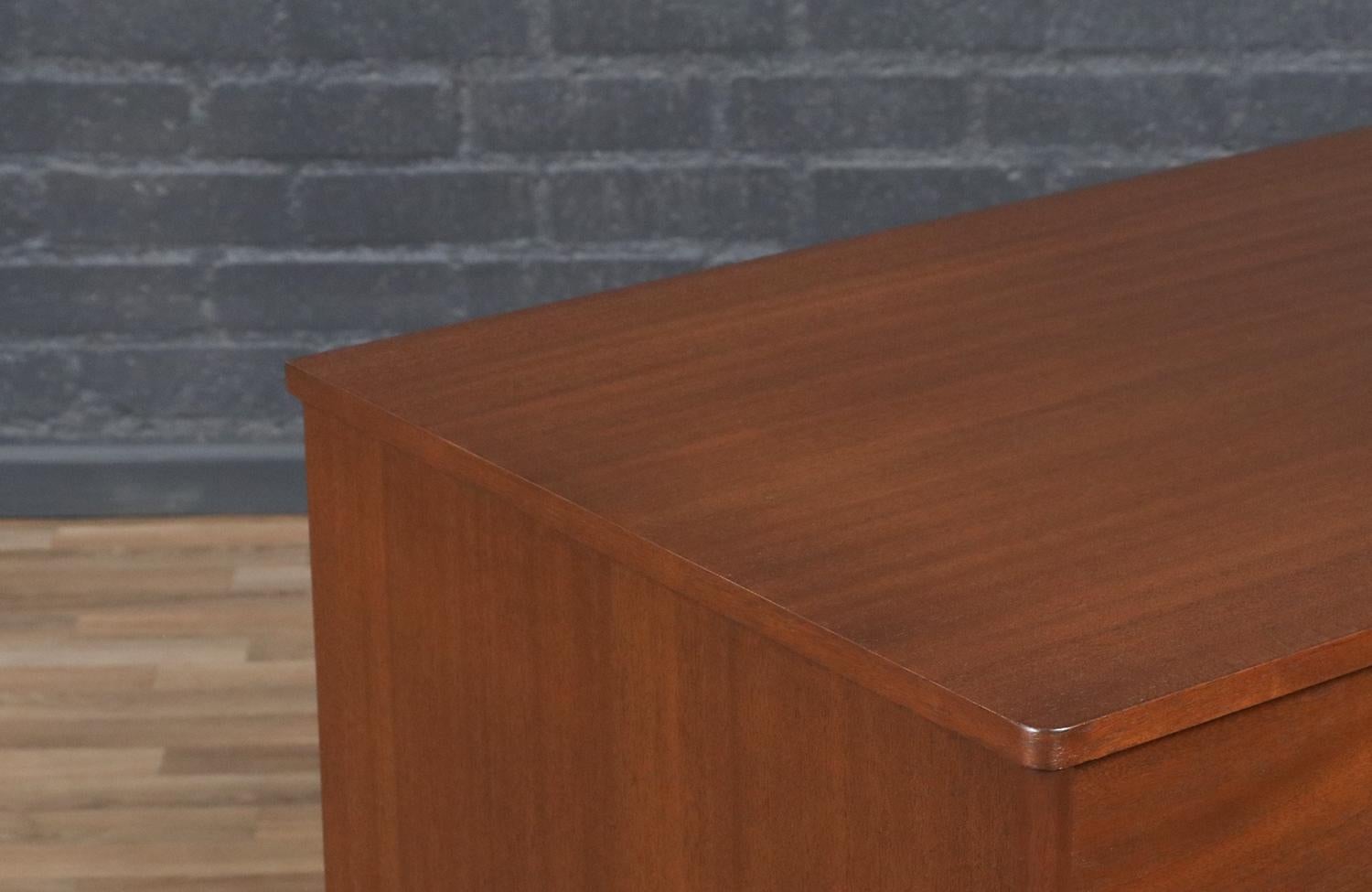 Wood Expertly Restored - Edward J. Wormley Mahogany 5-Drawers Dresser for Dunbar For Sale