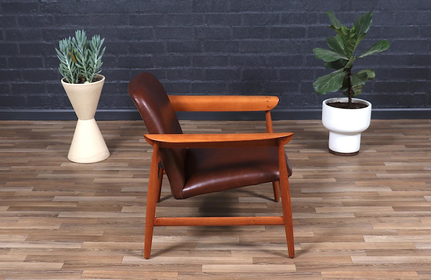 Expertisch restauriert - Finn Juhl Modell BO-118 Cognacfarbener Loungesessel aus Leder und Teakholz (Moderne der Mitte des Jahrhunderts) im Angebot