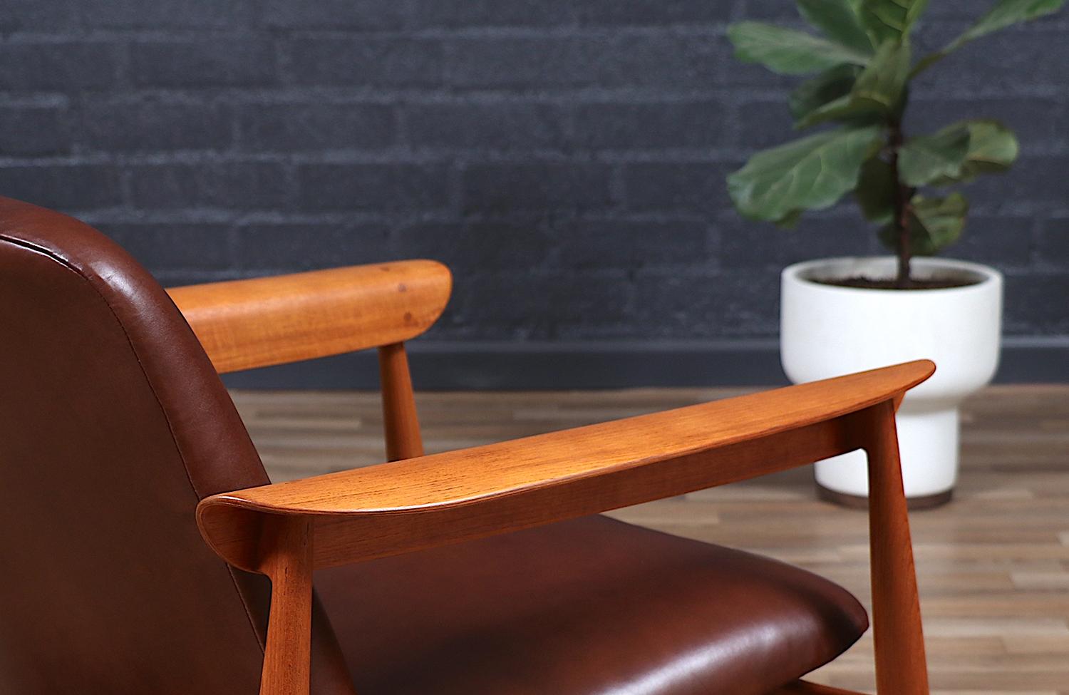 Expertisch restauriert - Finn Juhl Modell BO-118 Cognacfarbener Loungesessel aus Leder und Teakholz im Angebot 3