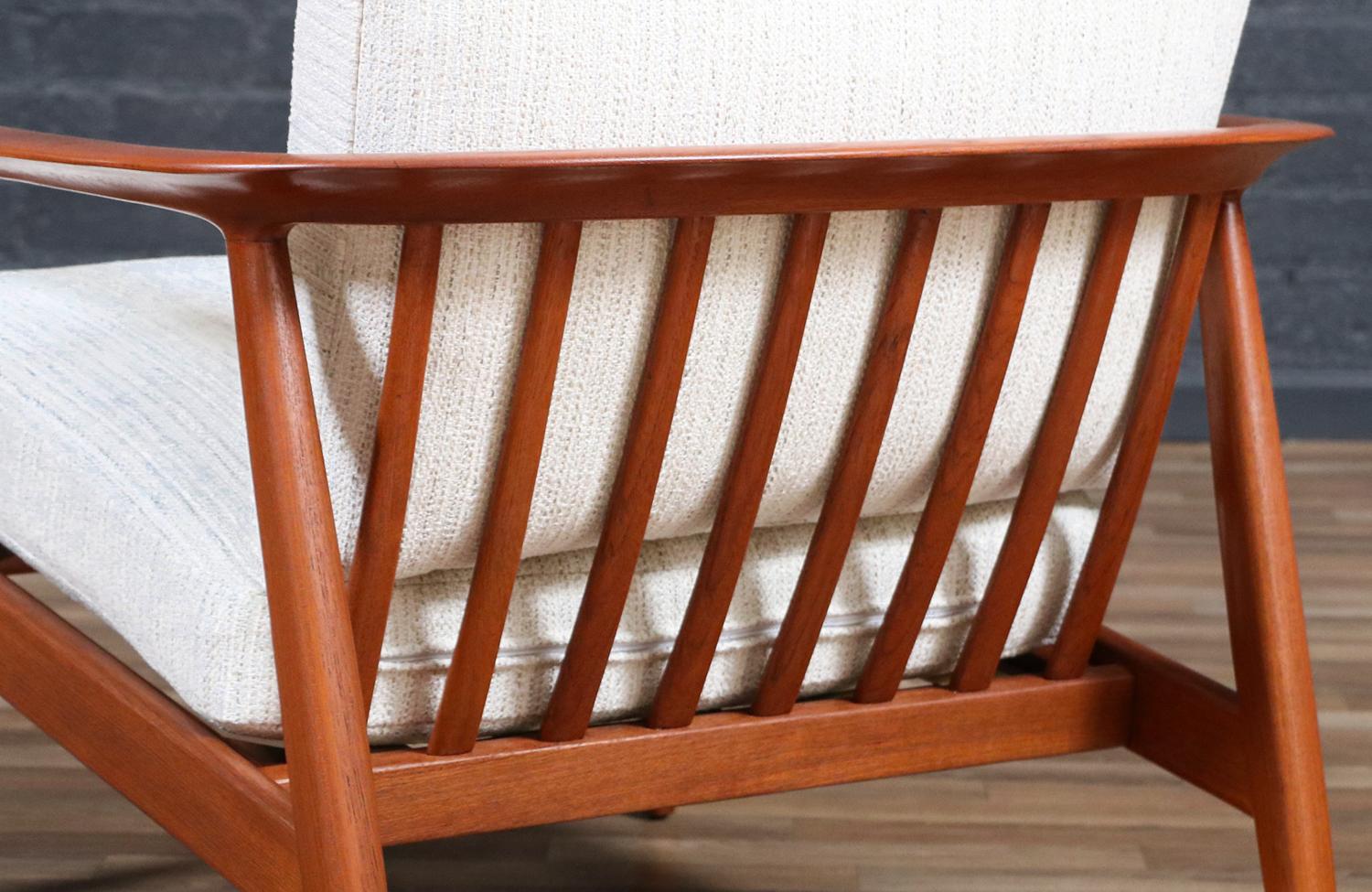 Fachmännisch restauriert - Folke Ohlsson Model 72-C Teak Lounge Chairs für Dux im Angebot 6