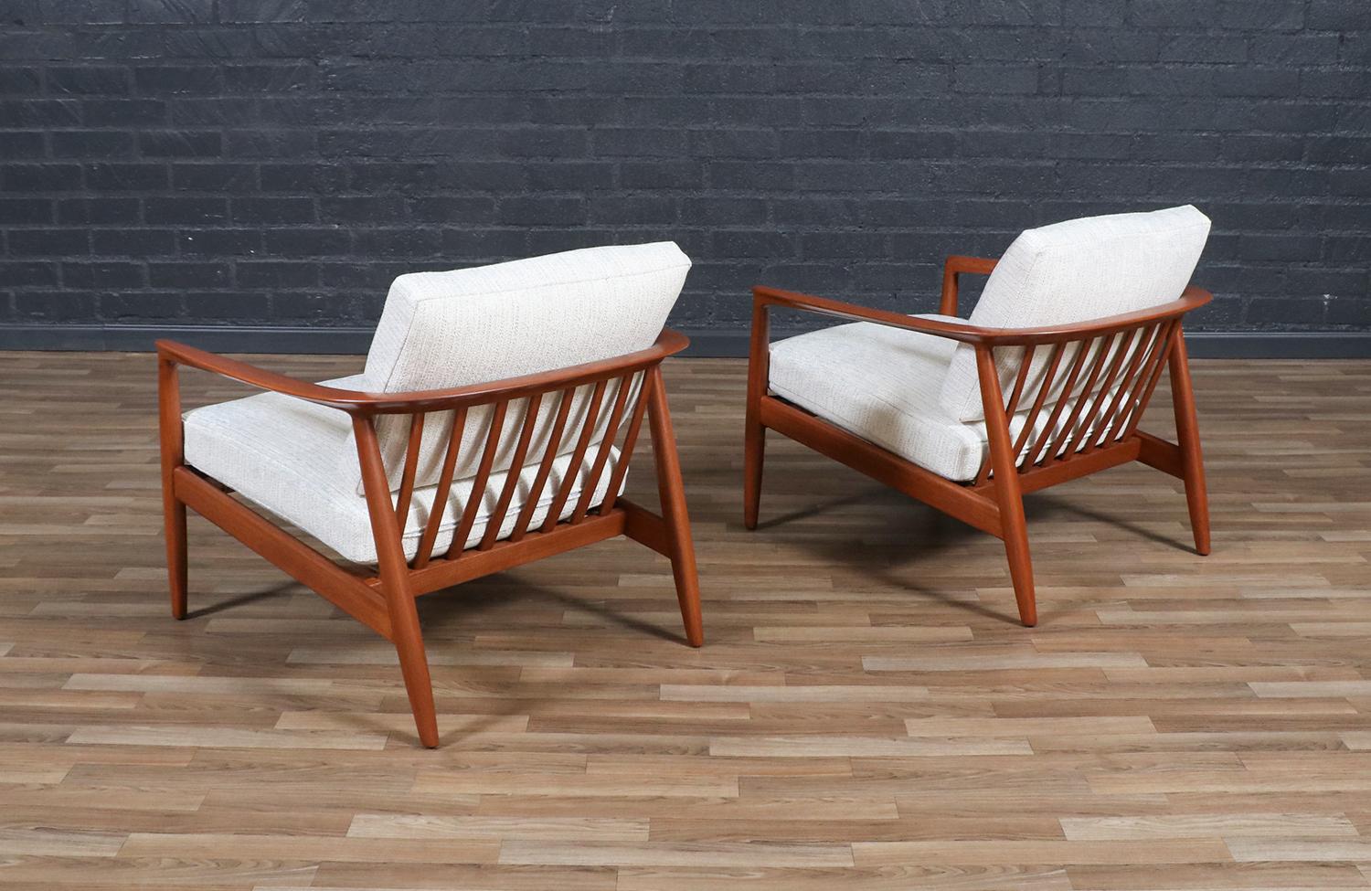 Fachmännisch restauriert - Folke Ohlsson Model 72-C Teak Lounge Chairs für Dux (Schwedisch) im Angebot