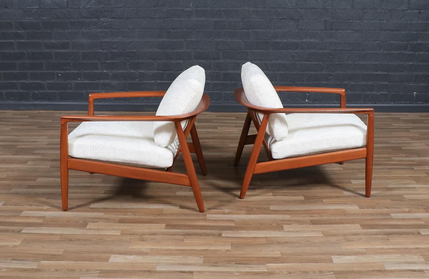 Fachmännisch restauriert - Folke Ohlsson Model 72-C Teak Lounge Chairs für Dux im Zustand „Hervorragend“ im Angebot in Los Angeles, CA