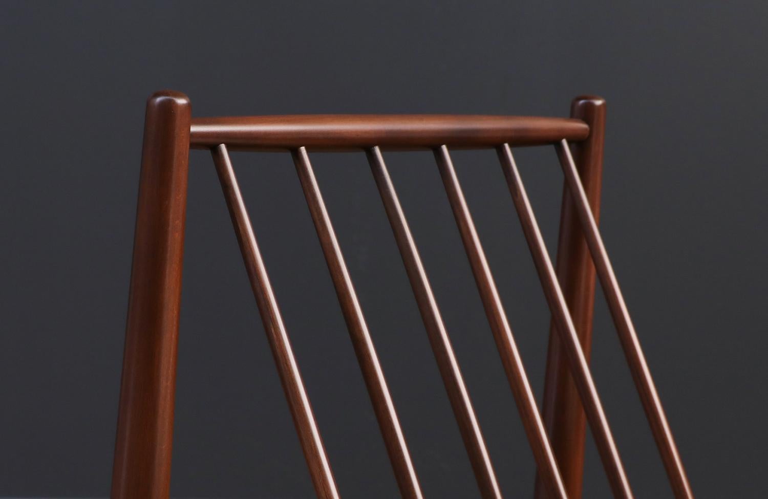 Tissu Restauré par des experts - Folke Ohlsson fauteuil de salon pantoufle pour DUX en vente