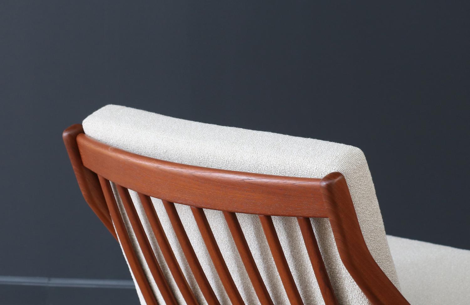 Fachmännisch restauriert - Folke Ohlsson Teak & Tweed Scissor Lounge Chairs für Dux (Mitte des 20. Jahrhunderts) im Angebot