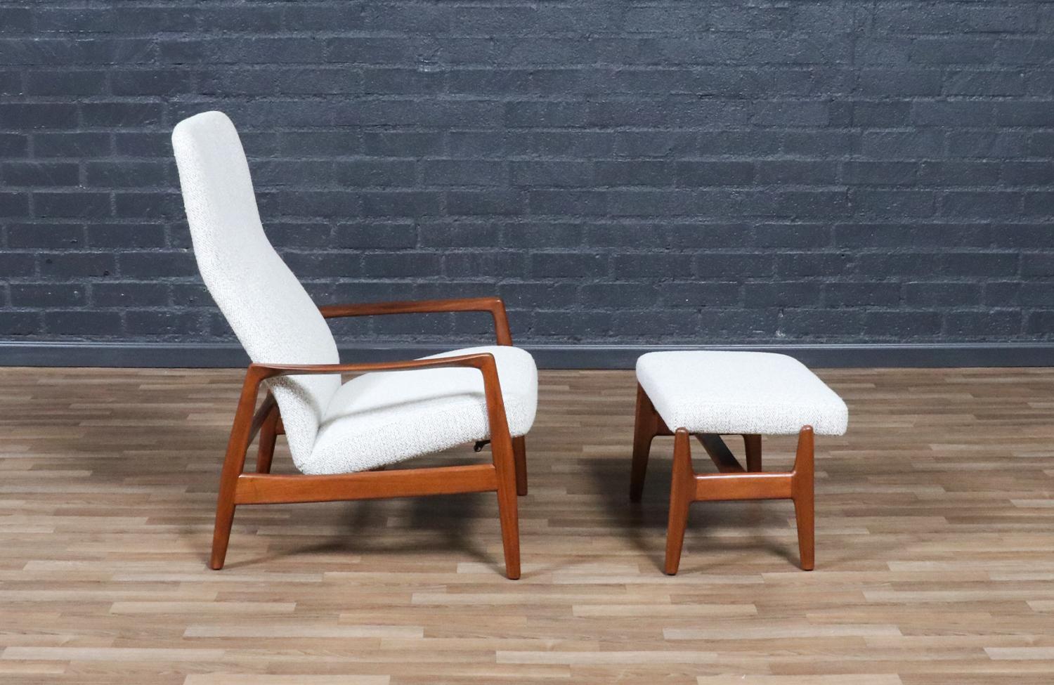 Scandinavian Modern Expertly Restored - Folke Ohlsson Walnut Reclining Chair w/ Ottoman for Dux For Sale