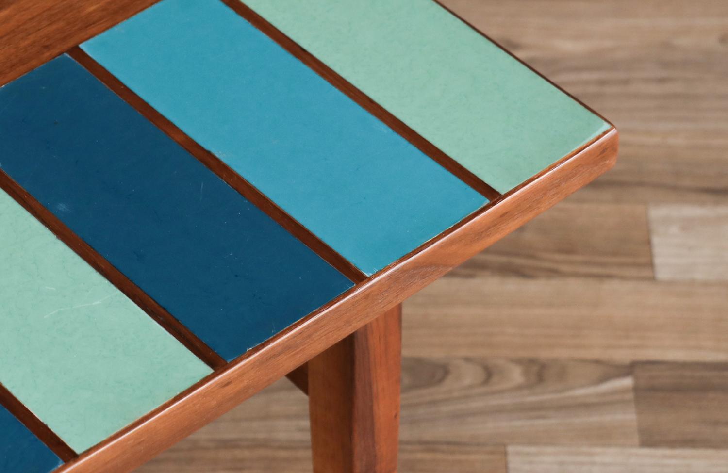 Resin Expertly Restored - Frank Rohloff Multi-Blue Color Top Coffee Table For Sale