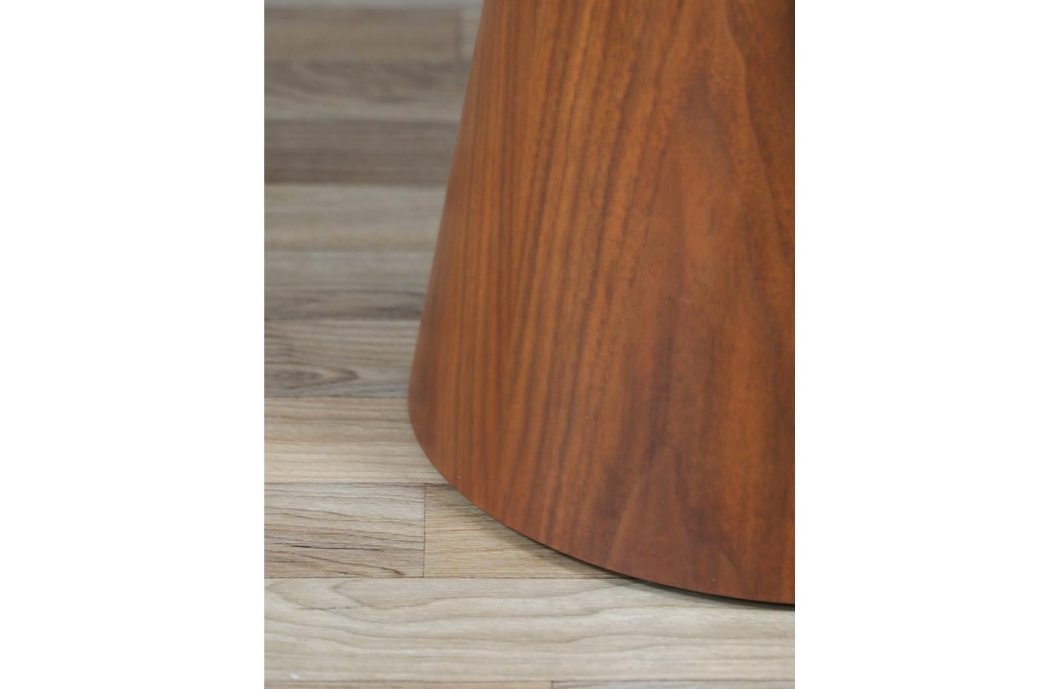Expertly Restored - Frank Rohloff Tulip Marble & Walnut Side Table For Sale 4