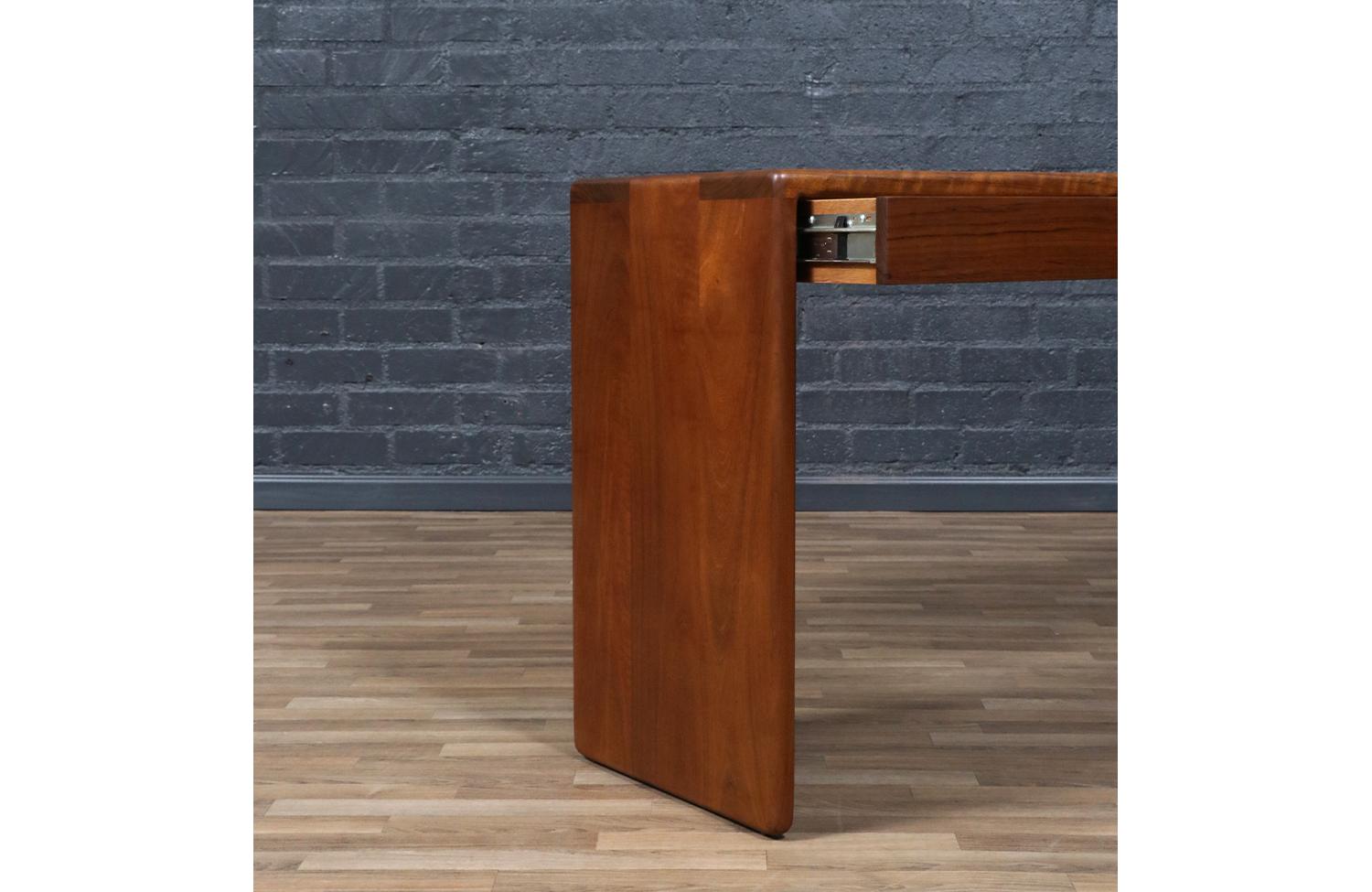 Expertly Restored - Gerald McCabe Shedua Console Table for Orange Crate Modern For Sale 6