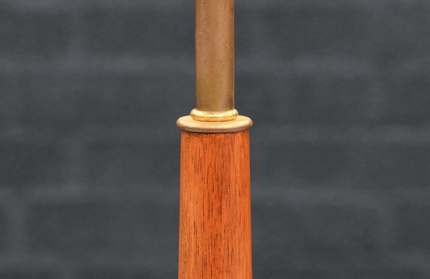 American Expertly Restored - Gerald Thurston Tripod Sculpted Brass & Walnut Table Lamp For Sale