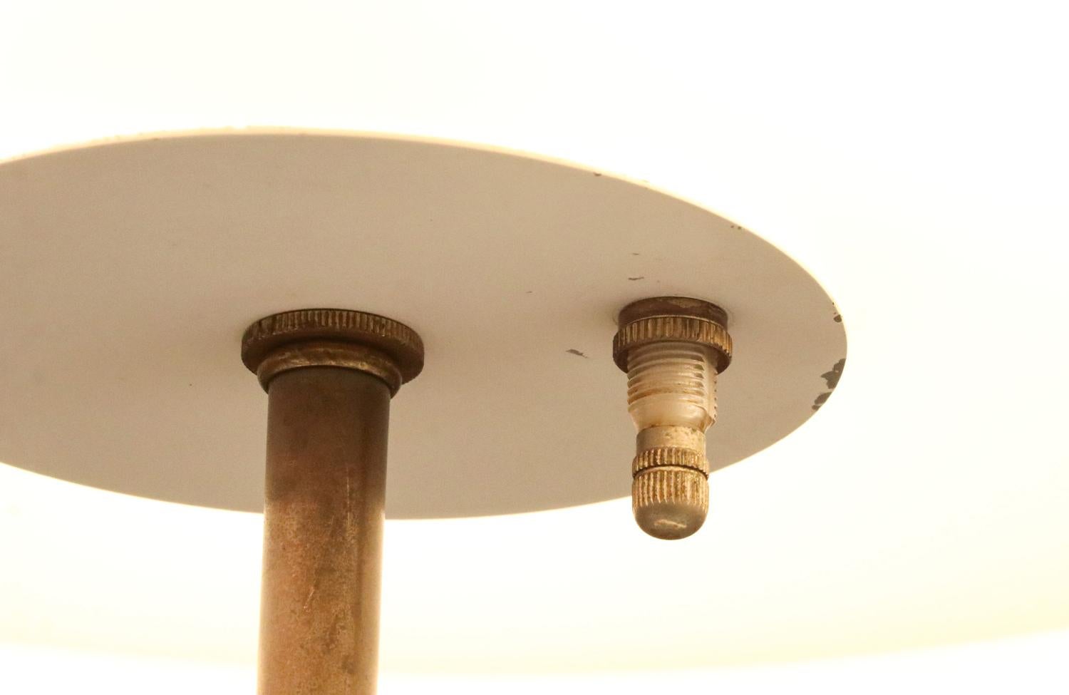 Mid-20th Century Expertly Restored - Gerald Thurston Tripod Sculpted Brass & Walnut Table Lamp For Sale