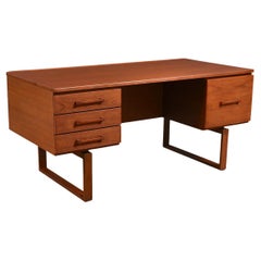 Expertly Restored - Henning Jensen & Torbin Valeur Teak Desk for Dyrlund