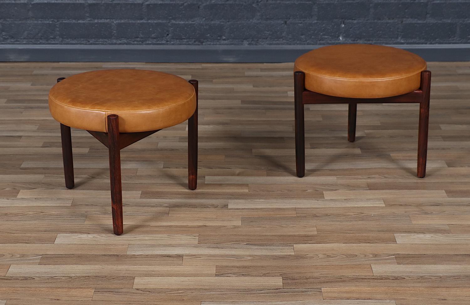 Danois Expertly Restored - Hugo Frandsen Rosewood & Cognac Leather Stools en vente