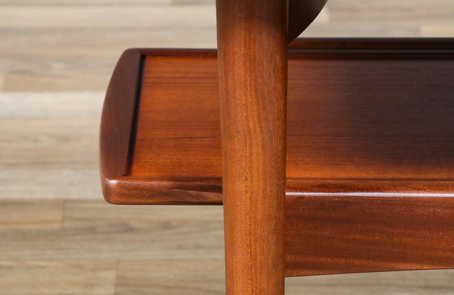 Fachmännisch restauriert - H. W. Klein Teak Beistelltisch mit ausziehbarem Tablett für Bramin im Angebot 7