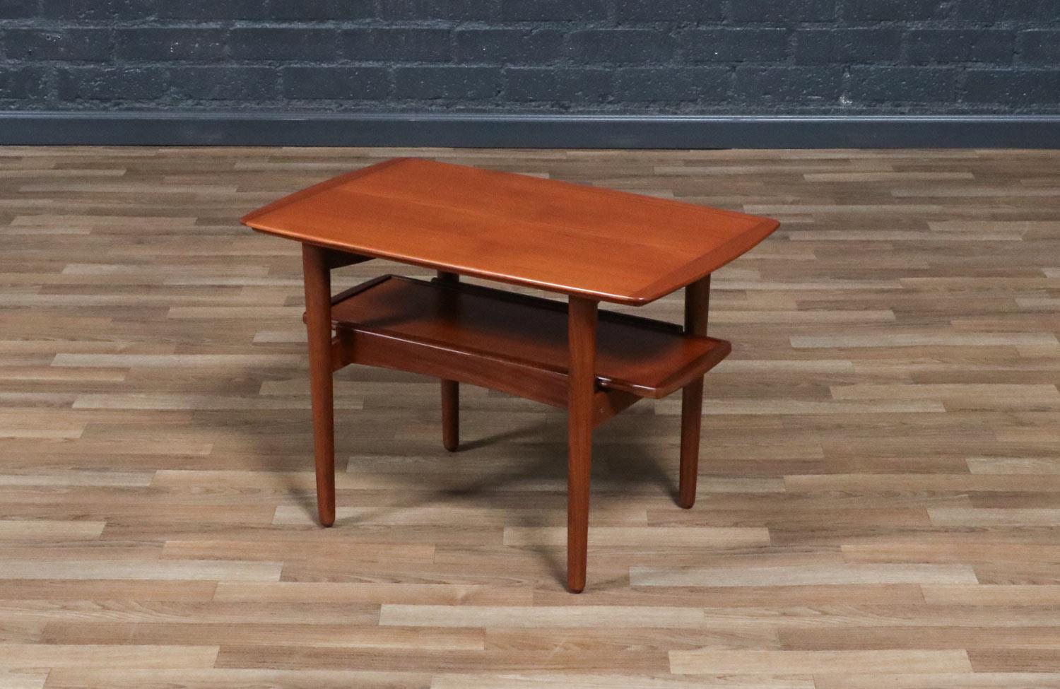 Hersteller
Bramin

________________________________________

Die Umgestaltung eines Mid-Century Modern-Möbels ist wie die Wiederbelebung der Geschichte, und wir gehen diese Reise mit Leidenschaft und Präzision an. Mit mehr als 17 Jahren