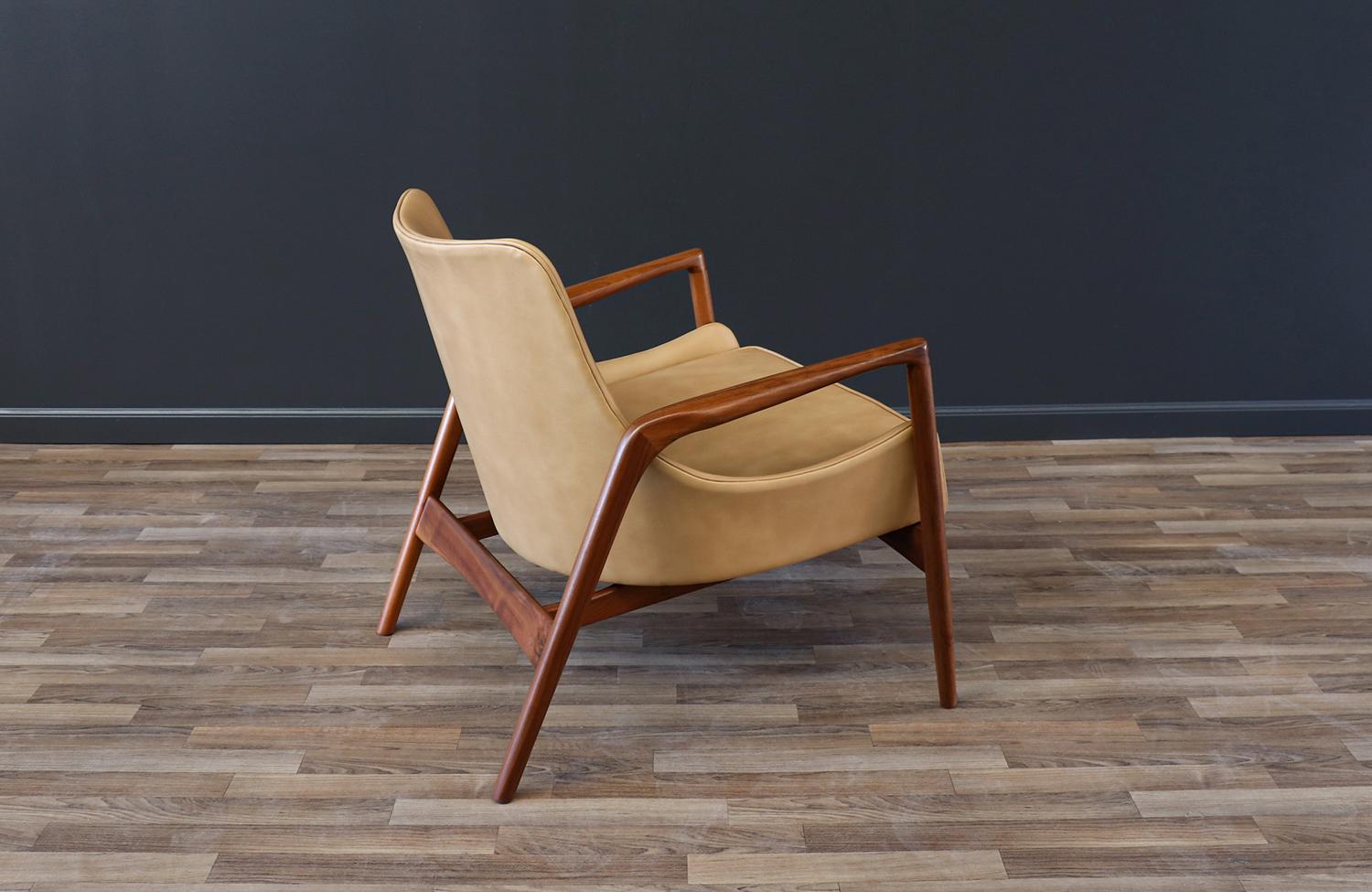 Expertly Restored - Ib Kofod-Larsen Teak & Leather Lounge Chair for Selig  In Excellent Condition For Sale In Los Angeles, CA