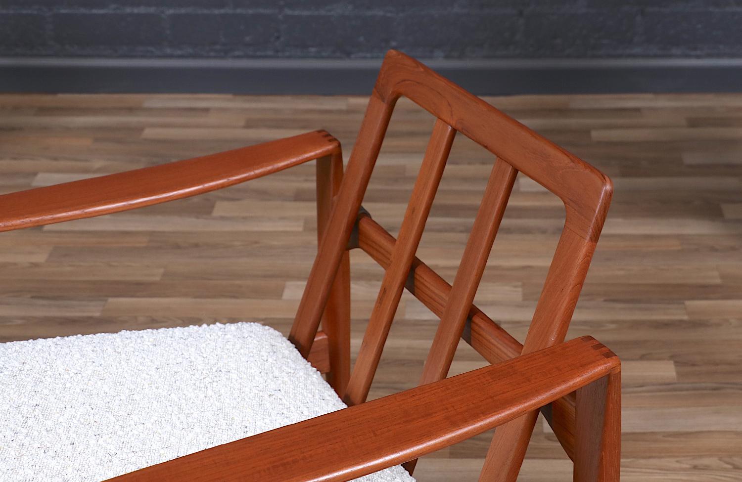 Expertly Restored - Illum WIkkelso Model-EK Boucle & Teak Lounge Chair 2