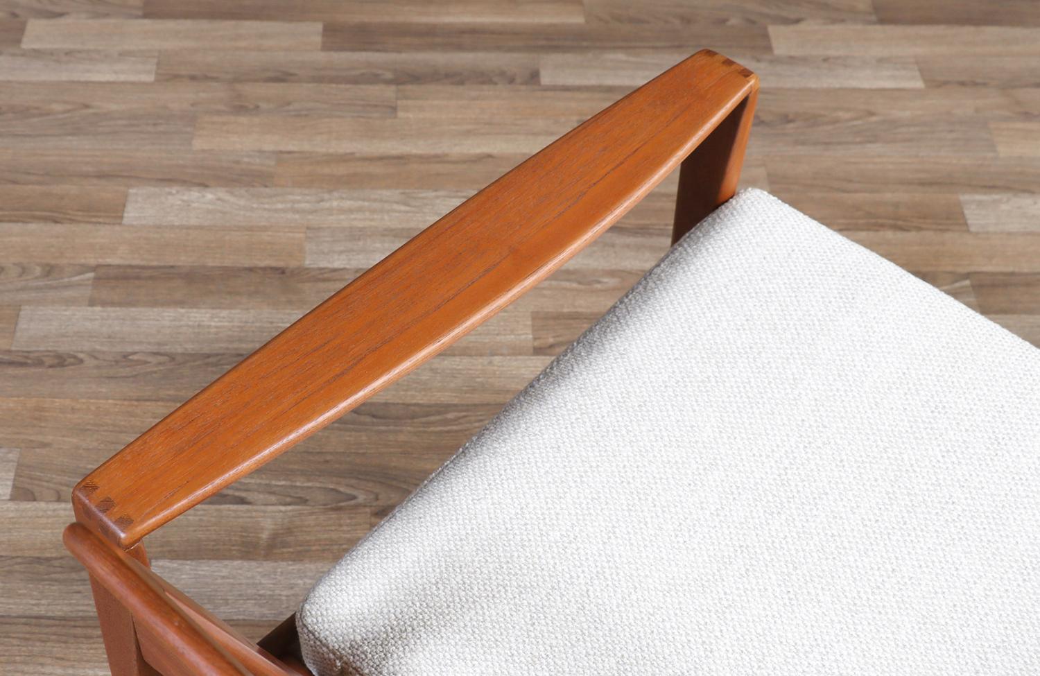 Expertly Restored Illum WIkkelso Model-EK Teak Lounge Chair for Niels Eilersen 4