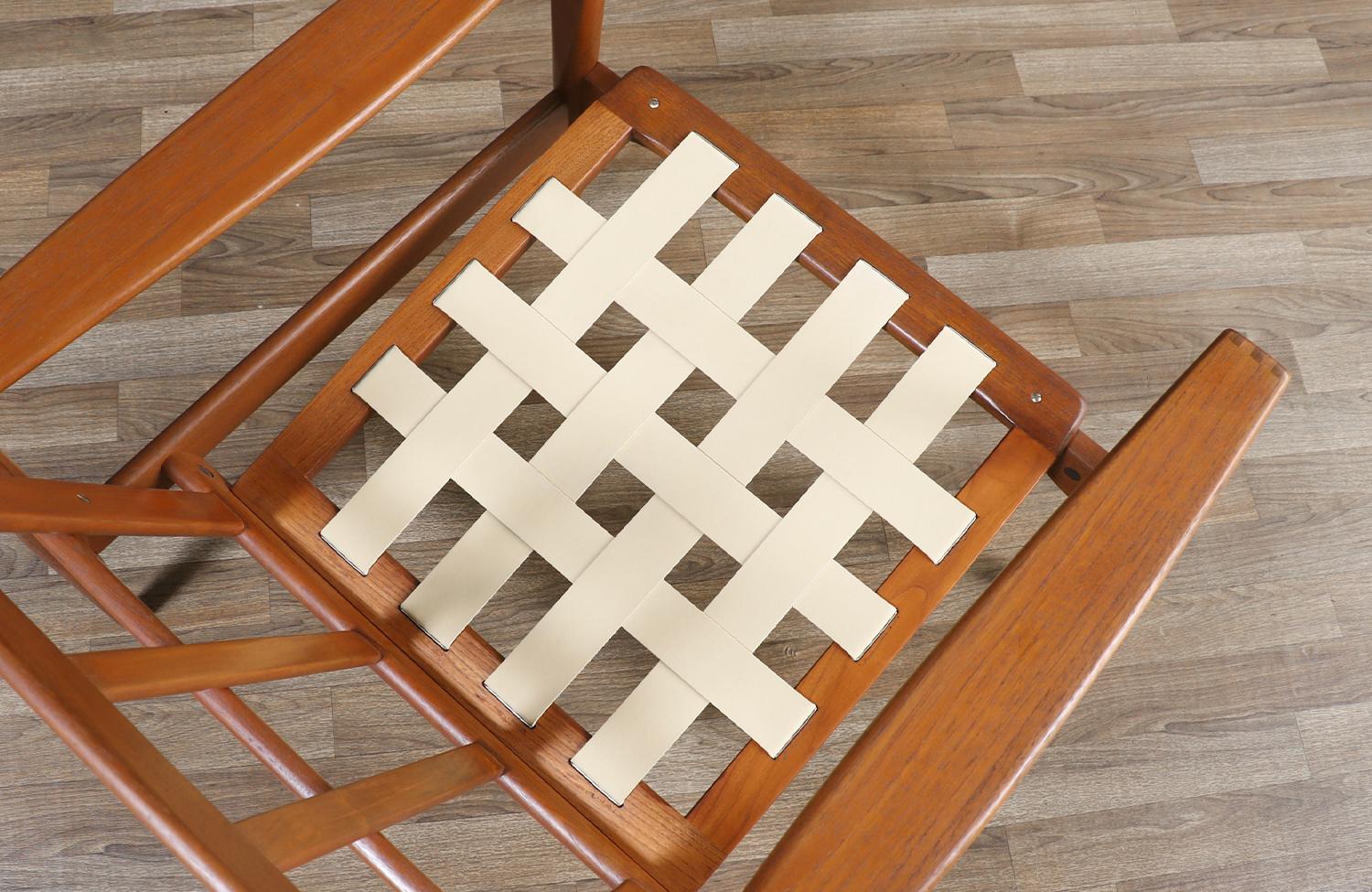 Expertly Restored Illum WIkkelso Model-EK Teak Lounge Chair for Niels Eilersen 6