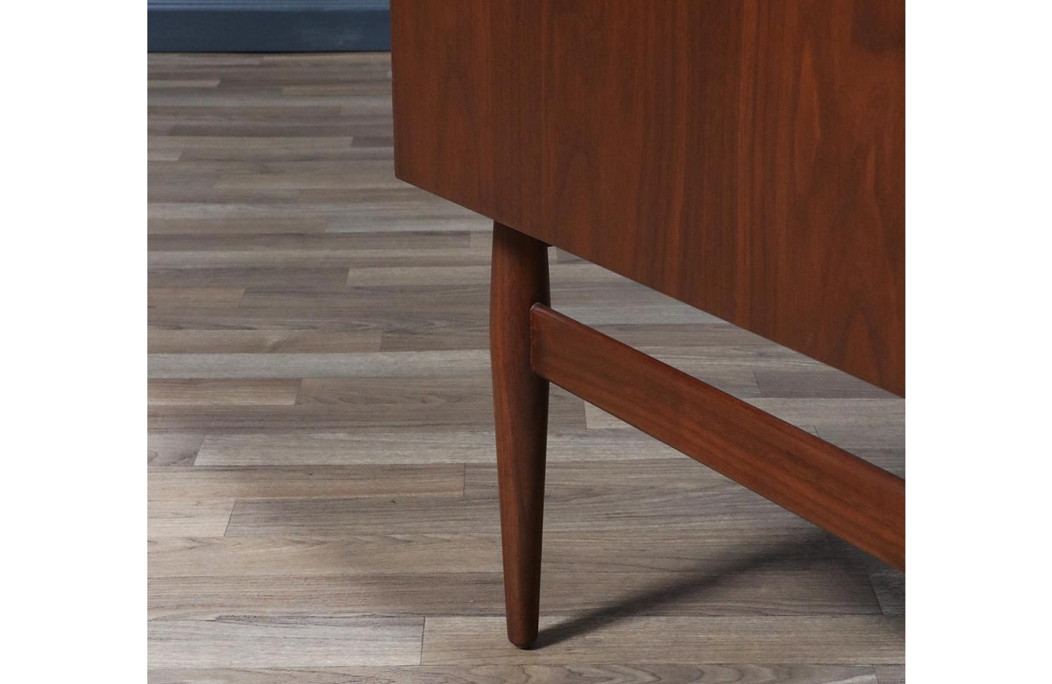 Expertly Restored-Jack Cartwright Gentlemen's Wardrobe Dressing Cabinet w/Mirror For Sale 5