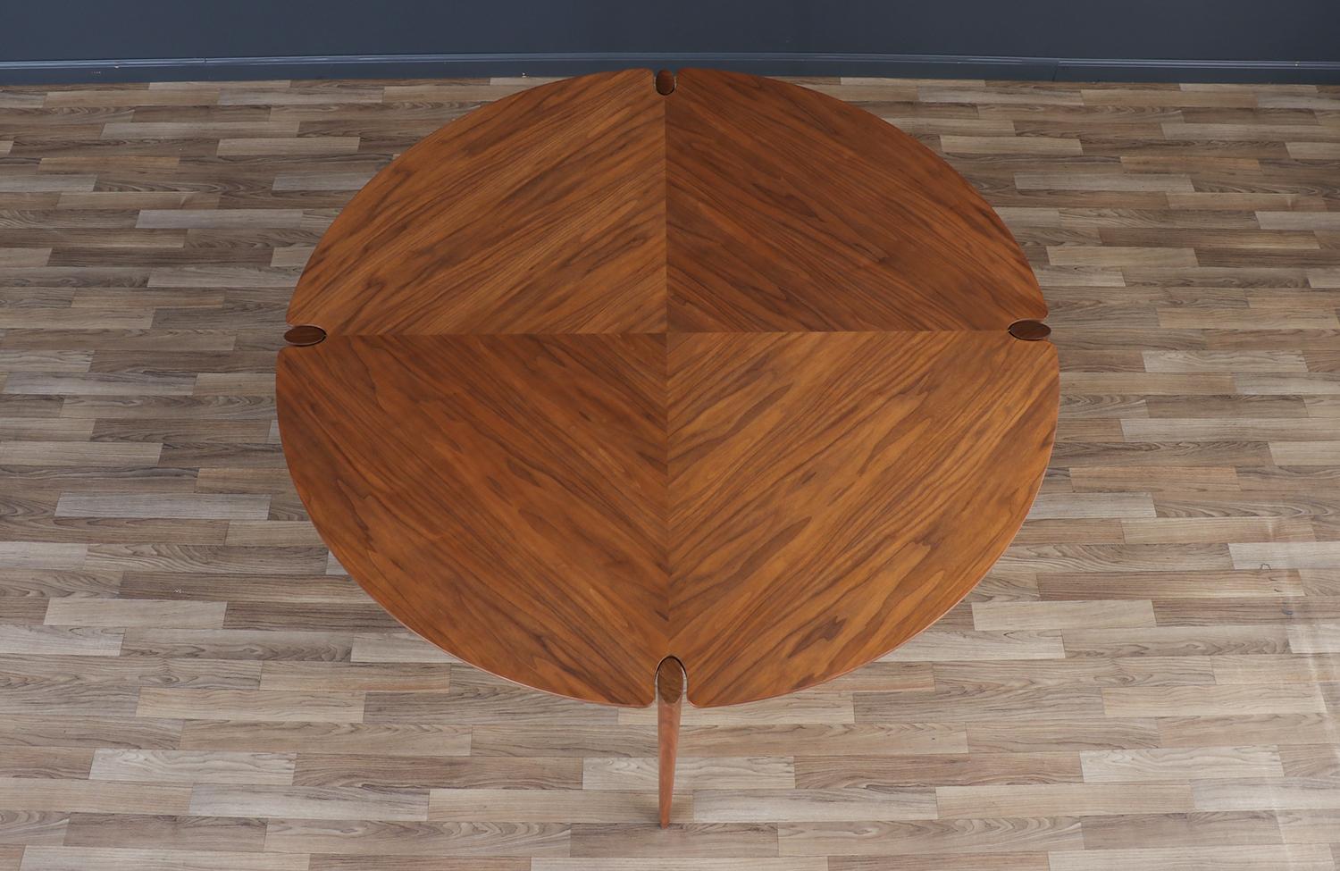 American Expertly Restored - John Keal Sculpted Walnut Dining Table for Brown Saltman For Sale
