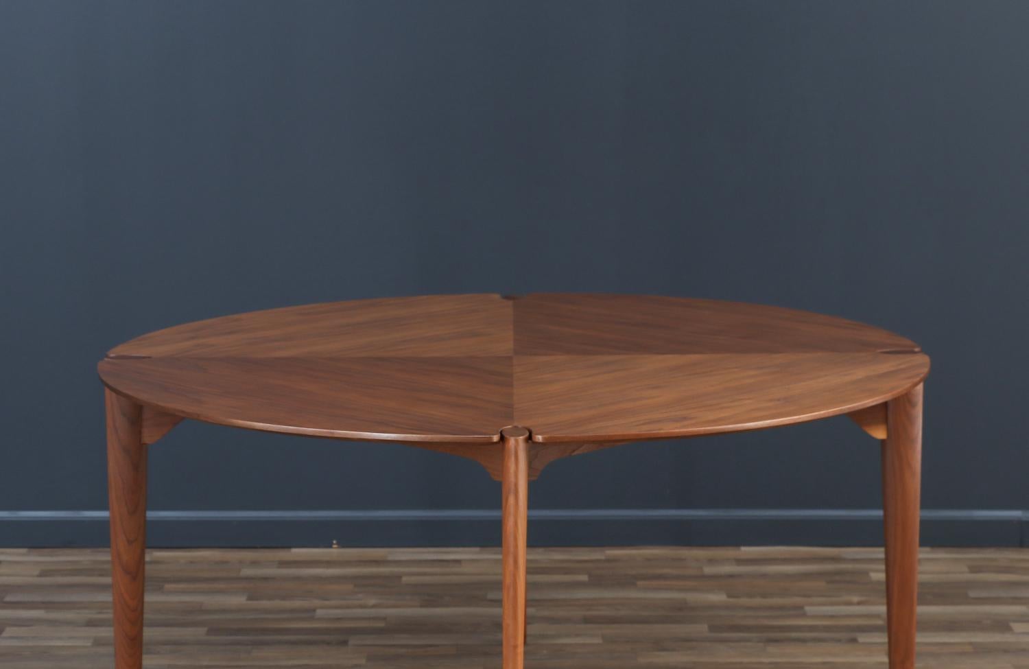 Expertly Restored - John Keal Sculpted Walnut Dining Table for Brown Saltman For Sale 1