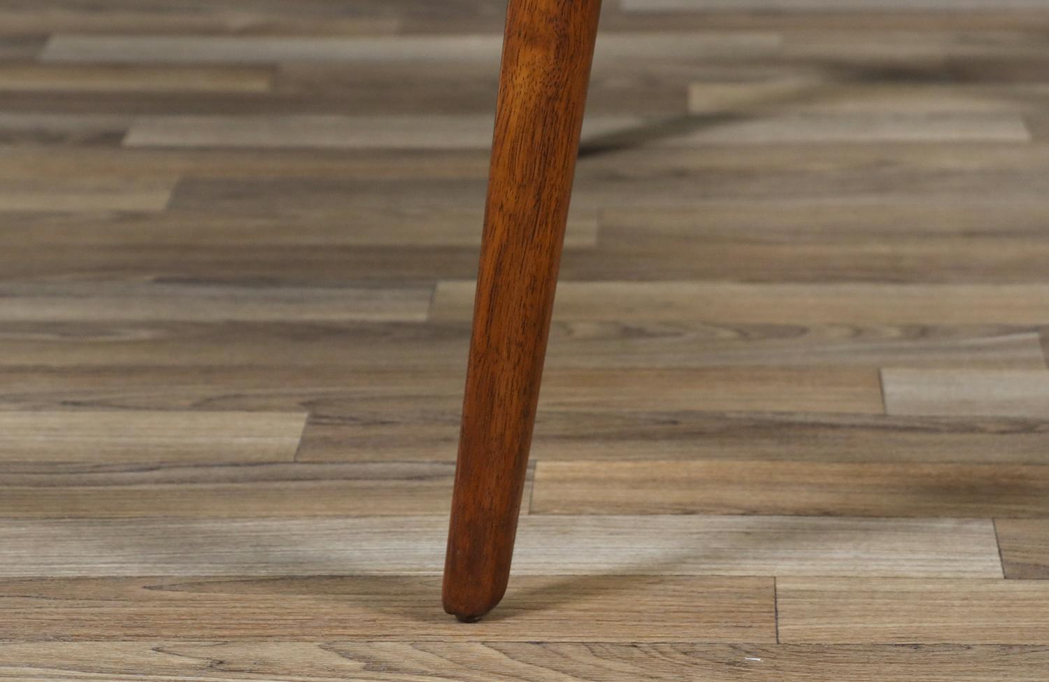 Expertly Restored - John Van Koert “Profile” Two-Tier Side Tables for Drexel For Sale 4