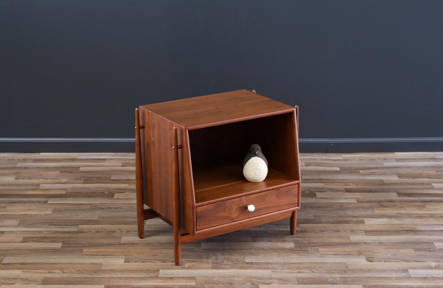 Expertly Restored - Kipp Stewart “Declaration” Night Stand for Drexel In Excellent Condition For Sale In Los Angeles, CA