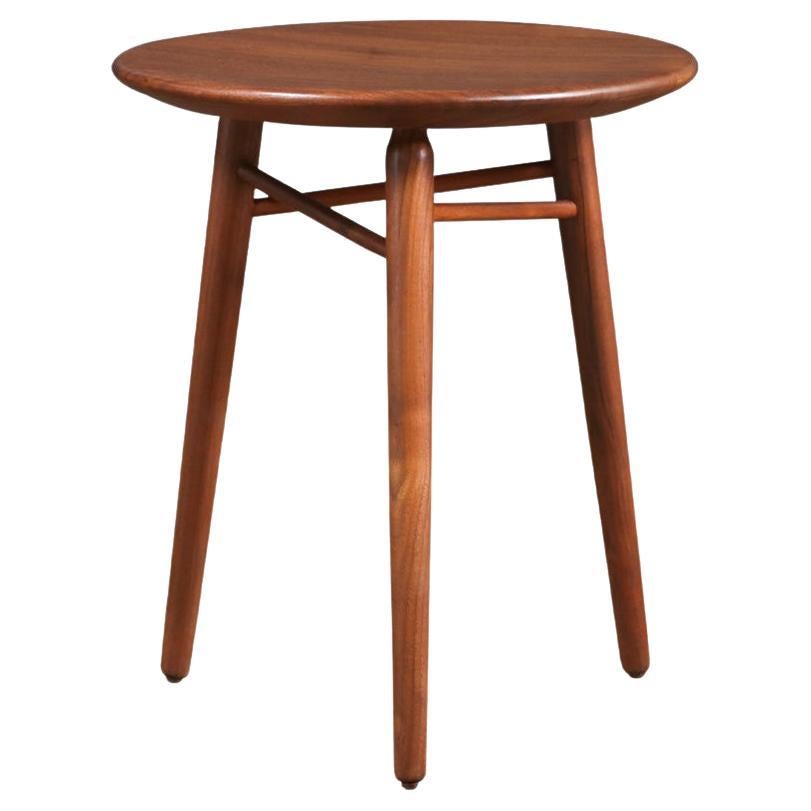 Sapientemente restaurato - Tavolino a tre gambe di Kipp Stewart per Winchendon Furniture Co.
