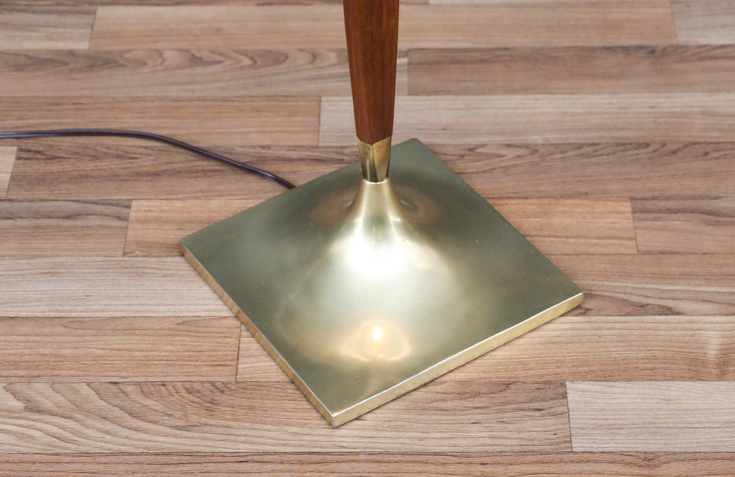 Expertly Restored - Laurel Sculpted Walnut & Brass Floor Lamp  For Sale 3