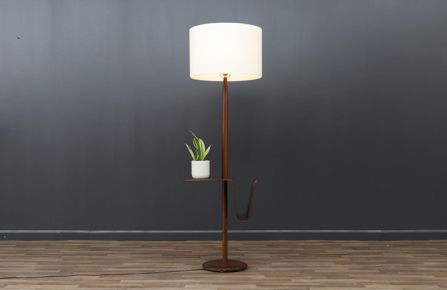 American Expertly Restored - Laurel Sculpted Walnut Floor Lamp with Magazine Holder For Sale