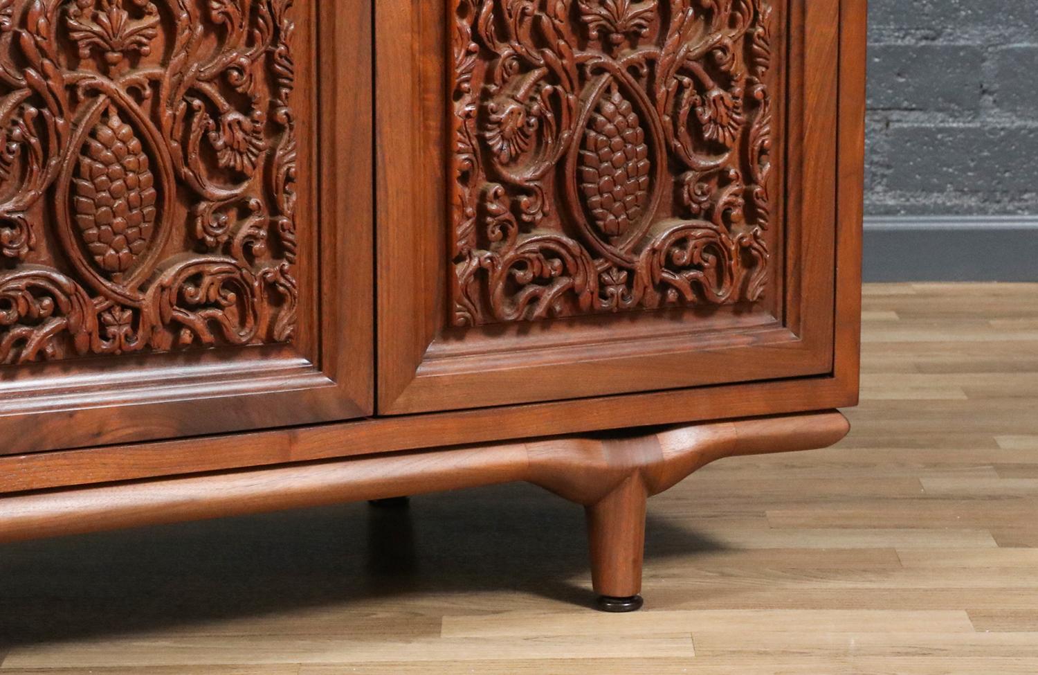 Expertly Restored - Maurice Bailey Credenza w/ Redwood for Monteverdi-Young For Sale 6