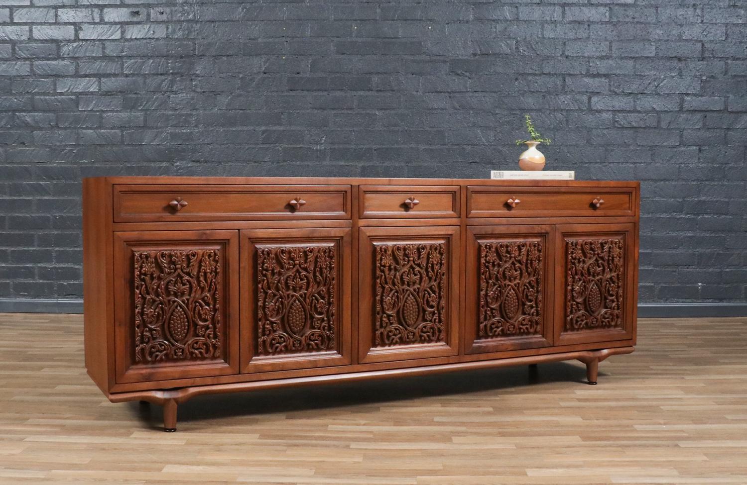 Mid-Century Modern Expertly Restored - Maurice Bailey Credenza w/ Redwood for Monteverdi-Young For Sale
