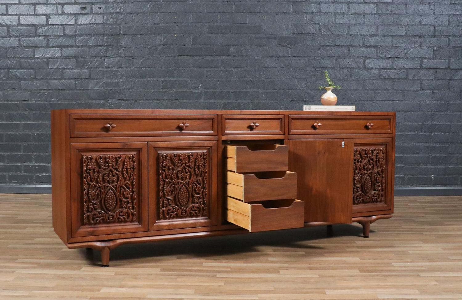 Expertly Restored - Maurice Bailey Credenza w/ Redwood for Monteverdi-Young In Excellent Condition For Sale In Los Angeles, CA
