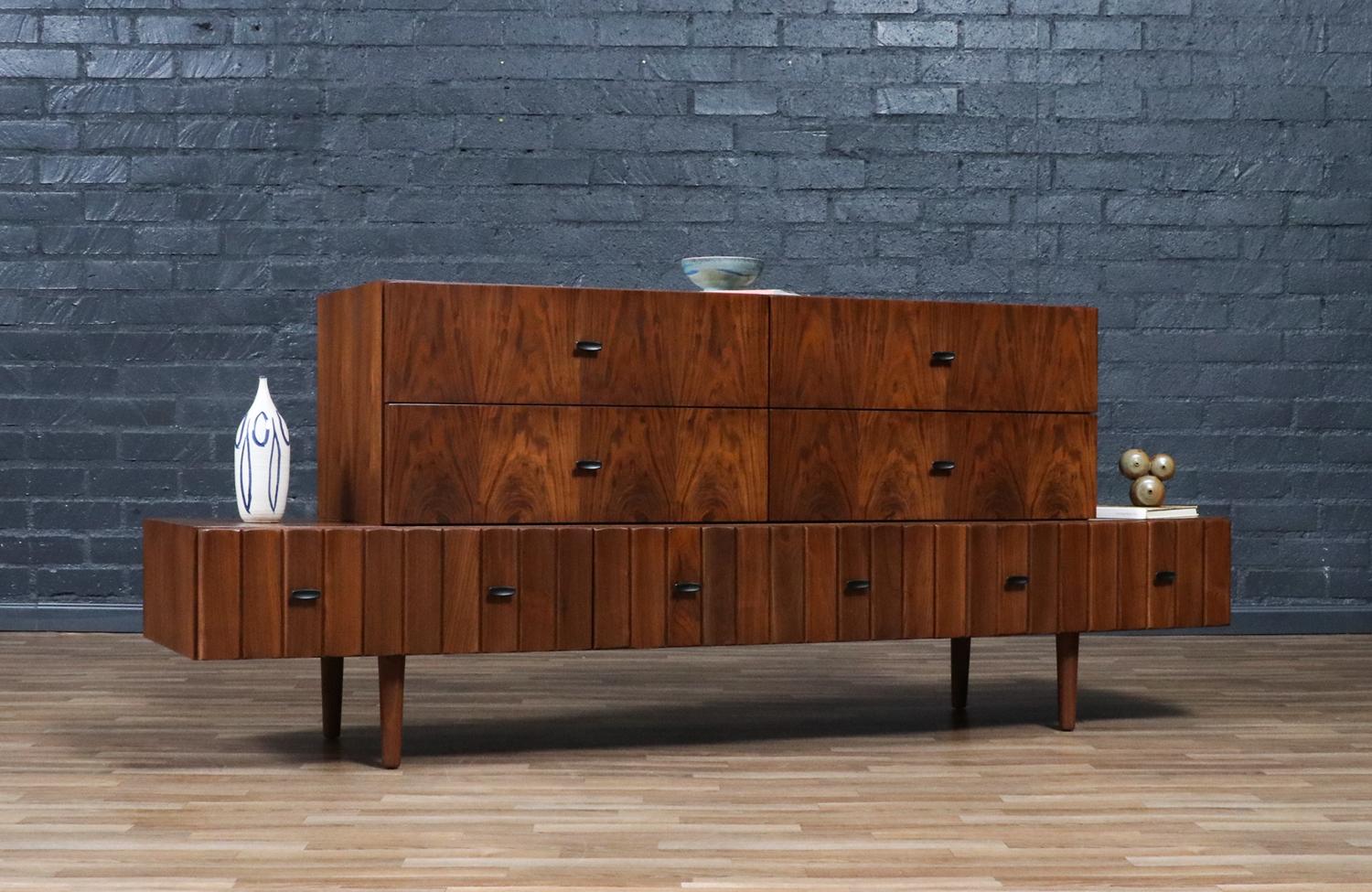 Mid-Century Modern Expertly Restored - Mid-Century Canadian Brutalist Modular Dresser For Sale