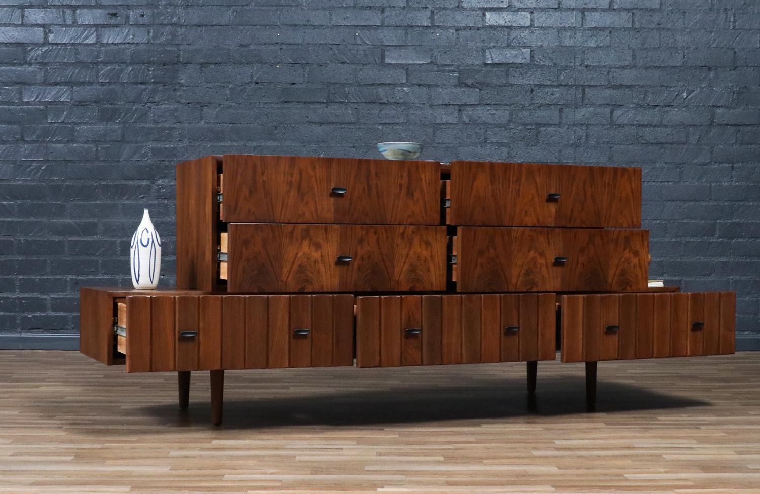 Expertly Restored - Mid-Century Canadian Brutalist Modular Dresser In Excellent Condition For Sale In Los Angeles, CA