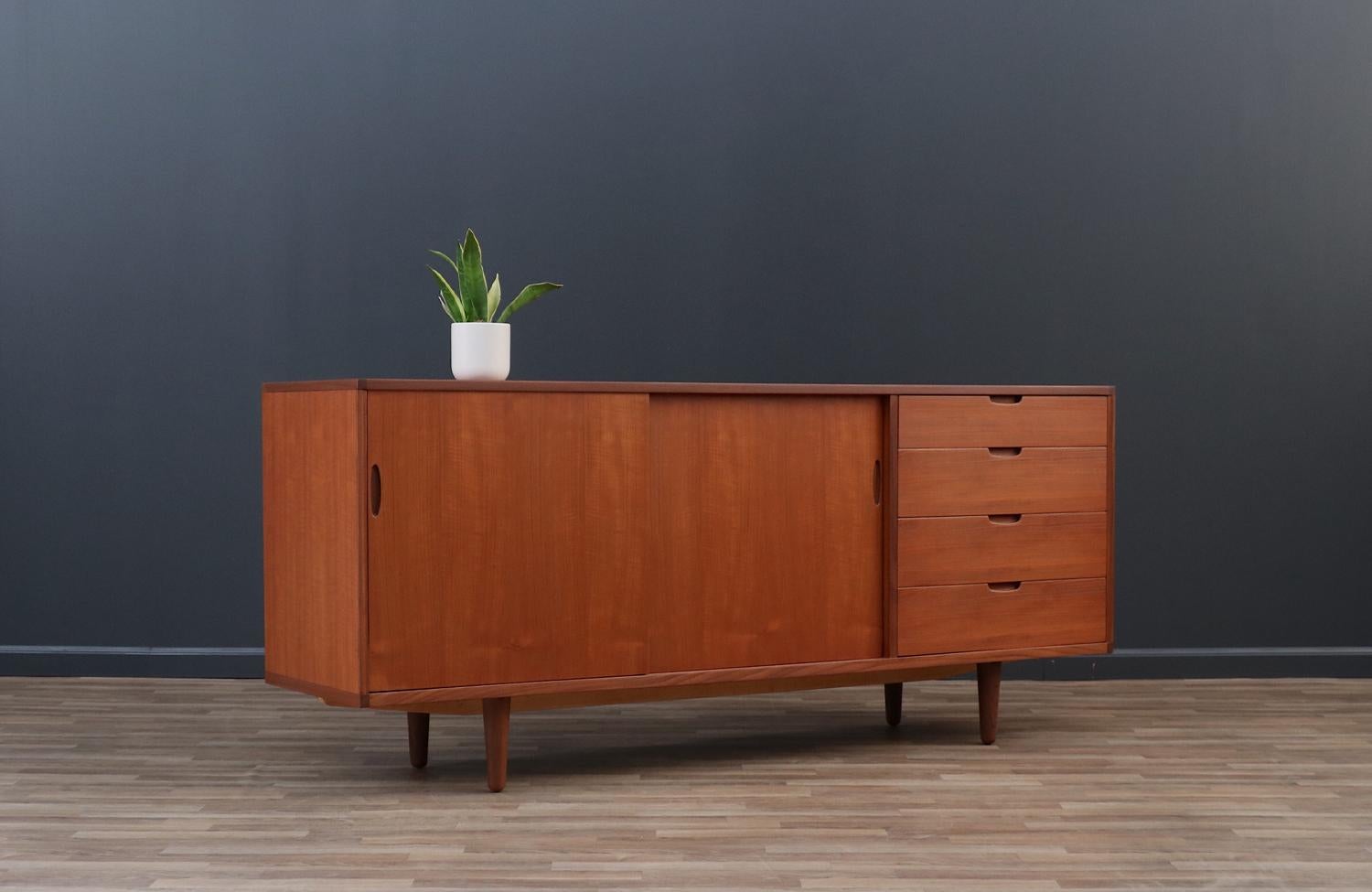 ________________________________________

Transforming a piece of Mid-Century Modern furniture is like bringing history back to life, and we take this journey with passion and precision. With over 17 years of artisanal expertise, our Los Angeles