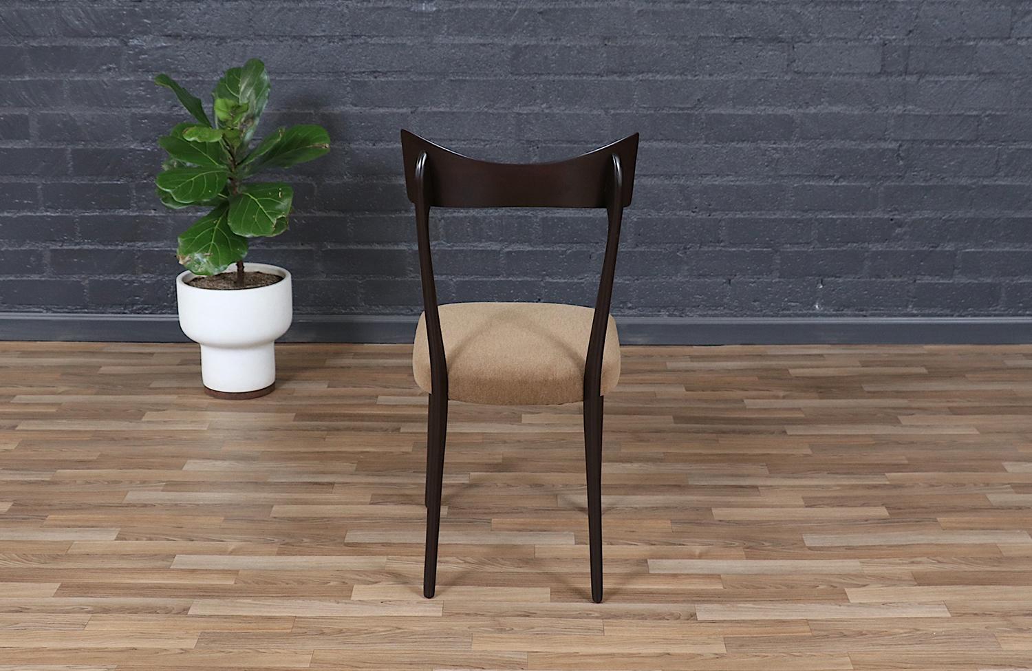 Ébénisé Chaise de bureau du milieu du siècle restaurée par Ariberto Colombo pour Ico Parisi en vente