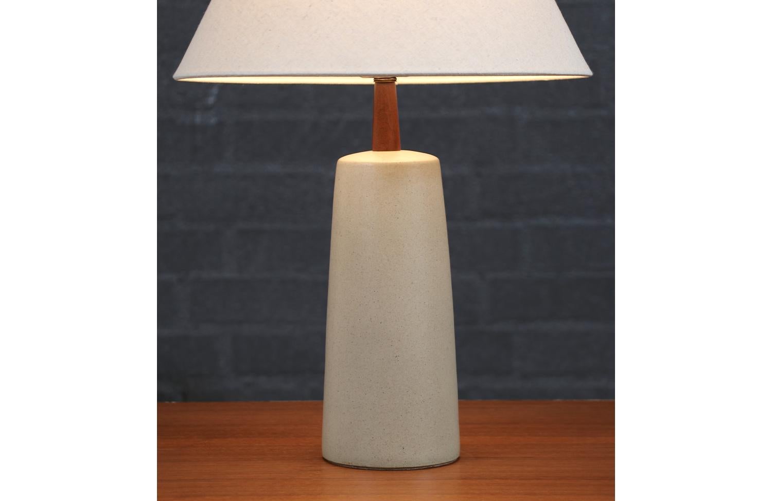 Mid-20th Century Expertly Restored - Mid-Century Grey Ceramic Table Lamp by Jane & Gordon Martz For Sale