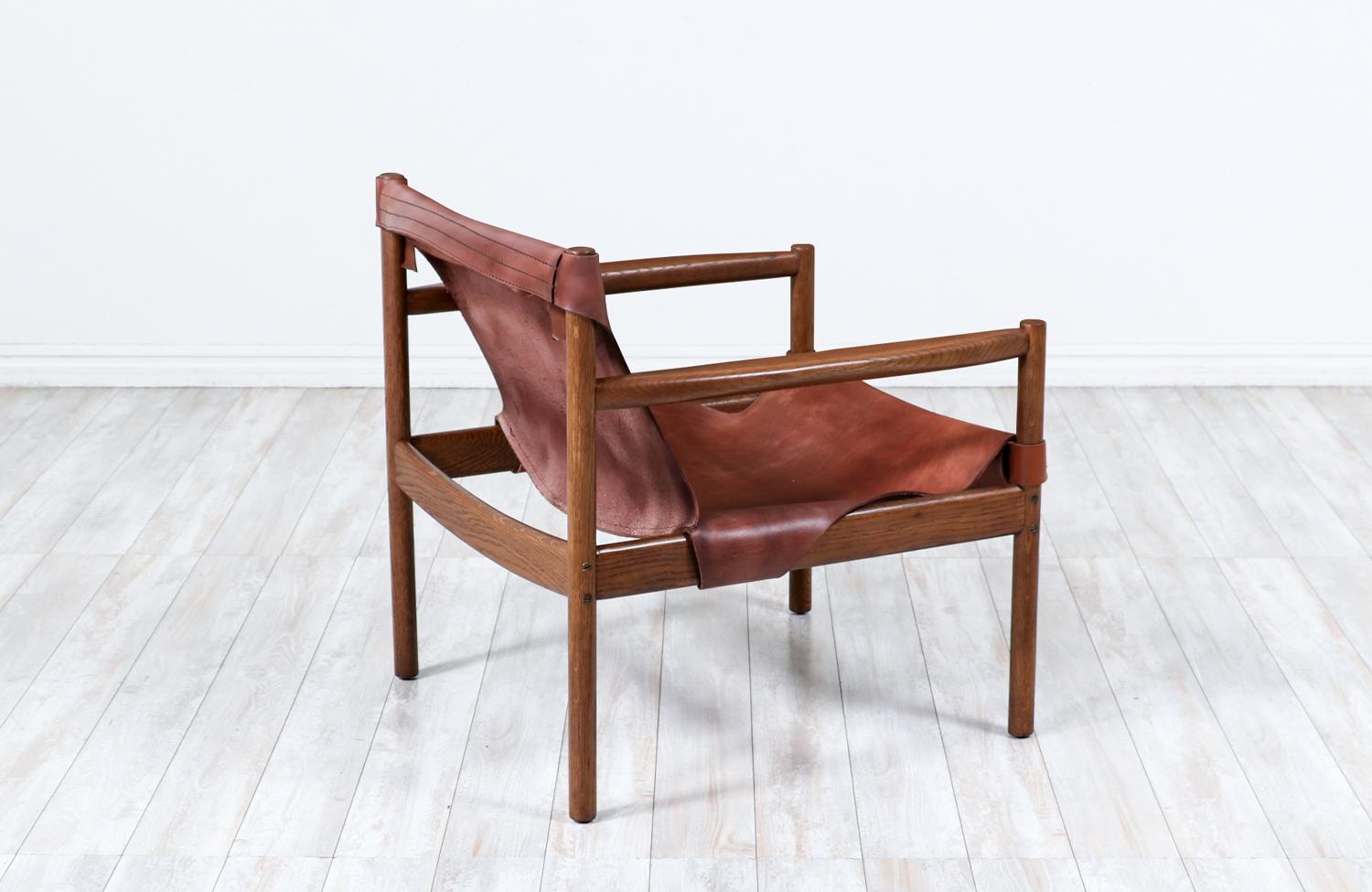 Expertly Restored - Mid-Century Modern Cognac Leather Safari Chair In Excellent Condition For Sale In Los Angeles, CA