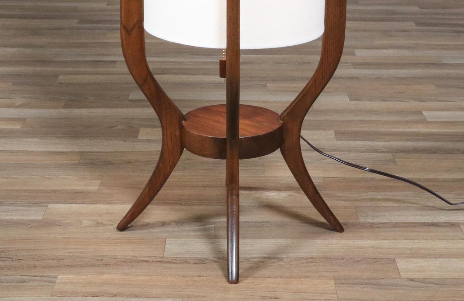 Expertly Restored - Mid-Century Modern Floor Lamp by Roller Lamp Co. im Angebot 3