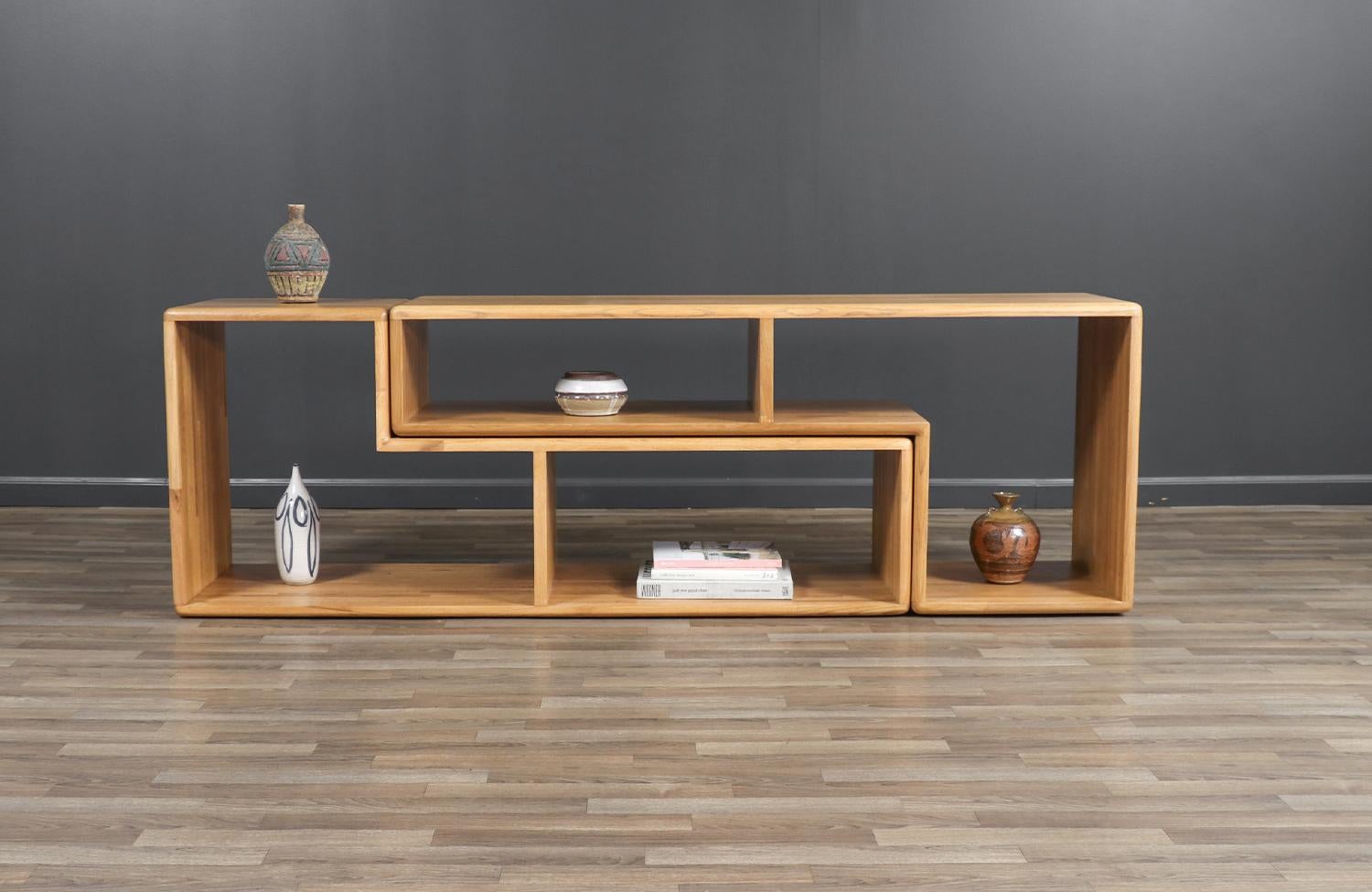Late 20th Century Expertly Restored -  Mid-Century Modern Modular Oak Bookshelves System