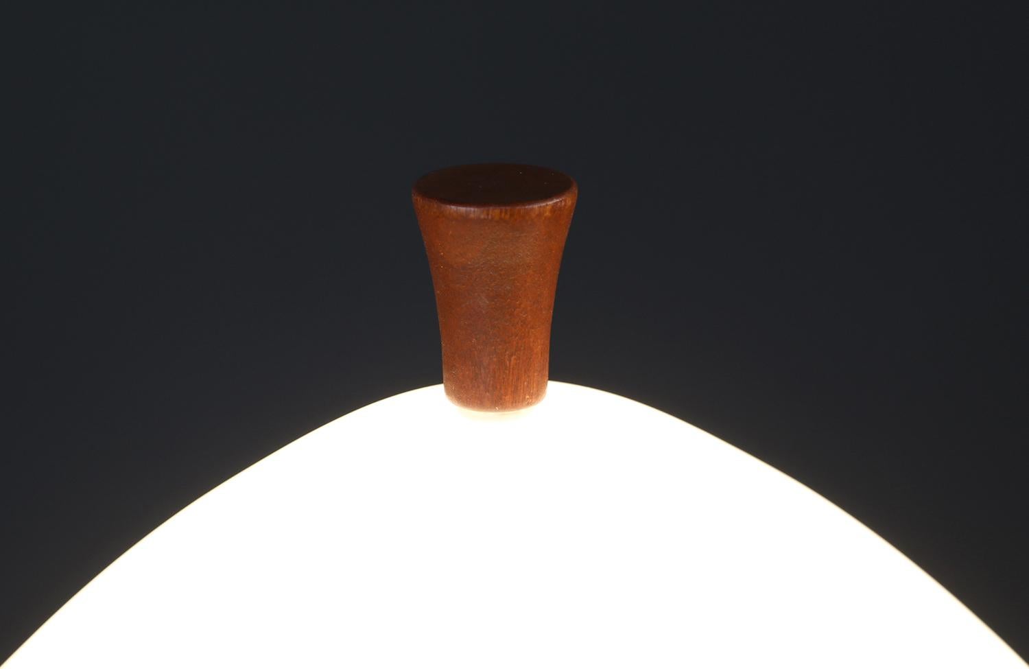 Mid-20th Century Expertly Restored - Mid-Century Modern Mushroom Glass & Walnut Lamp by Laurel For Sale