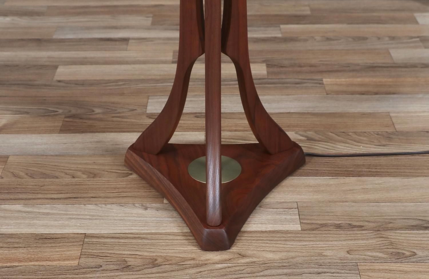 Expertly Restored - Mid-Century Modern Sculpted Korina Wood & Brass Floor Lamp 4