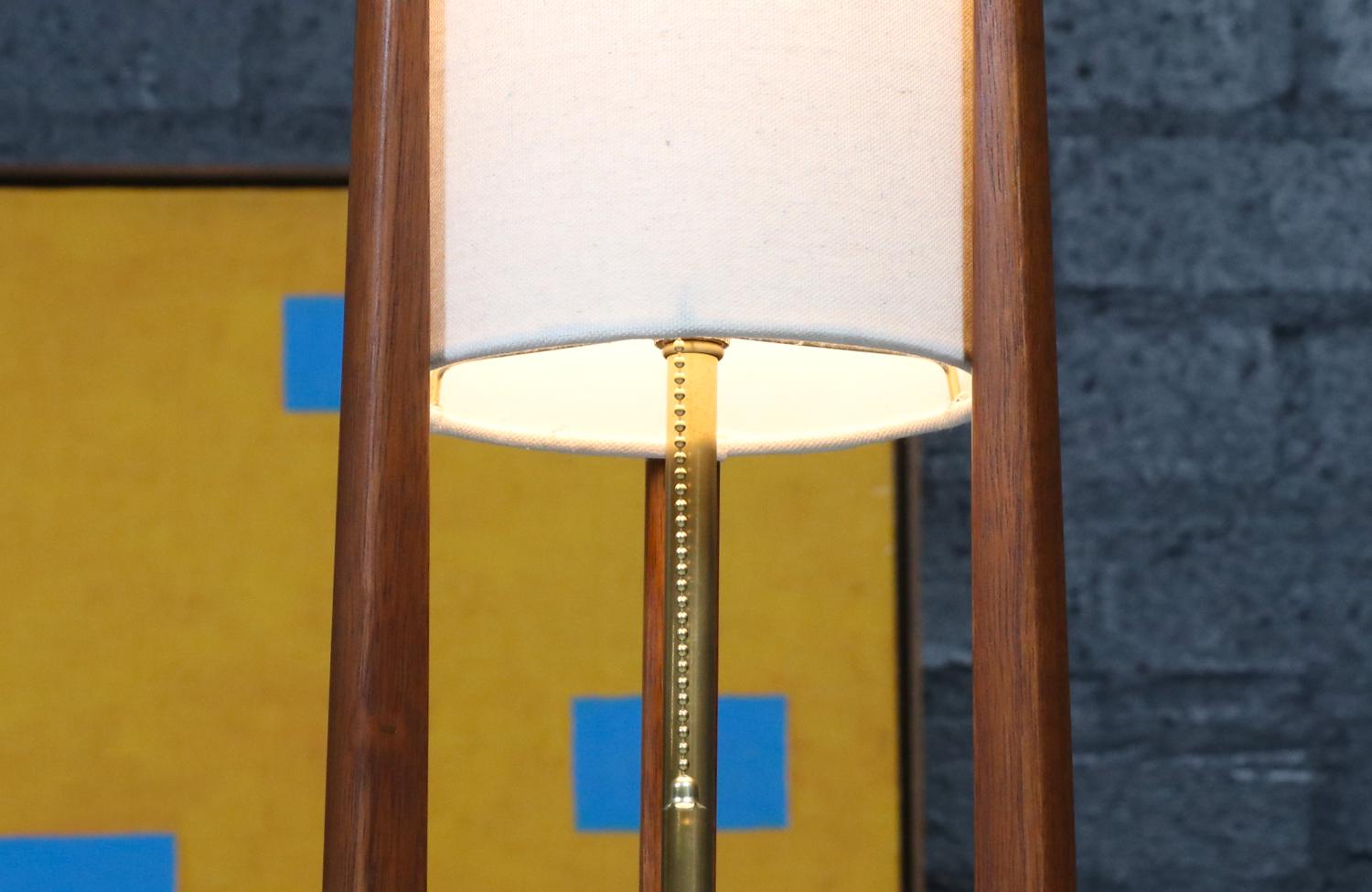 Expertly Restored - Mid-Century Modern Sculpted Lamp by R & J Manufacturing Excellent état - En vente à Los Angeles, CA
