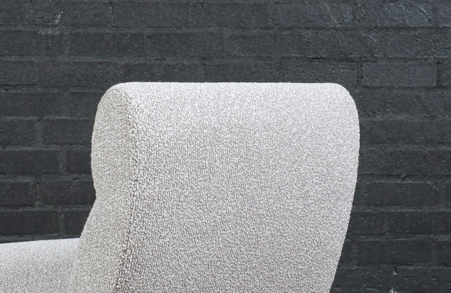 Restaurada por expertos - Silla Slipper Esculpida Moderna de Mediados de Siglo en venta 1