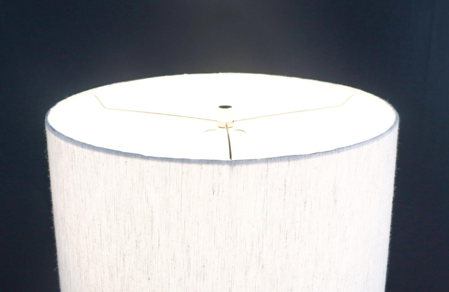 American Expertly Restored -Mid-Century Modern Sculpted Walnut Table Lamp by V.H. Woolums For Sale